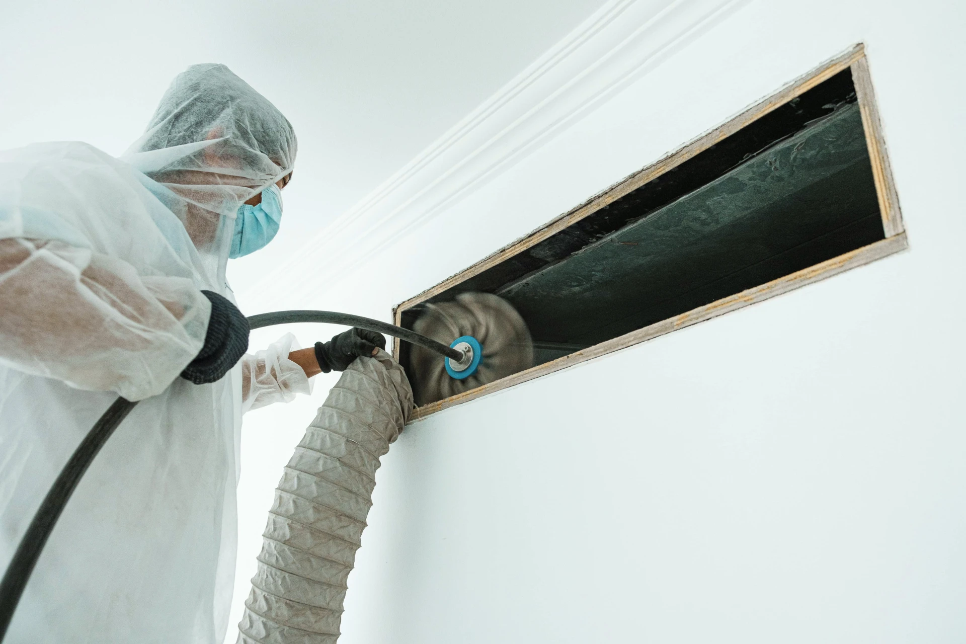 What Every Homeowner Should Know Before Booking an Air Duct